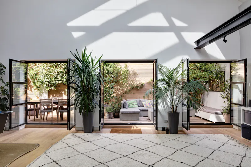 Crittall windows at Stylish Stamford Brook home, F1061 (photo 10)