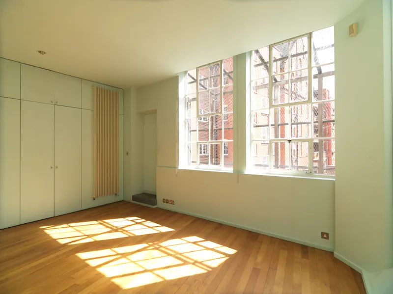 Crittall windows at Stylish Shoreditch Loft, F1259 (photo 13)