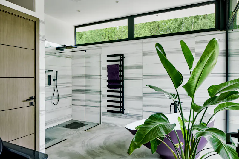 Shower at Hampshire Lake House, K512 (photo 13)