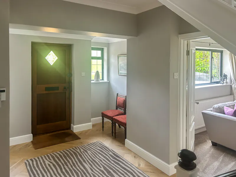 Entrance hall at 1960s Beaconsfield Home, D2827 (photo 4)