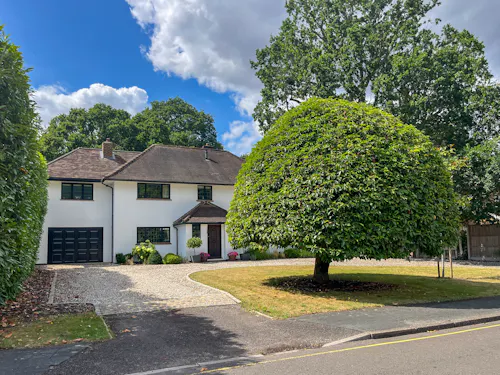 1960s Beaconsfield Home, D2827