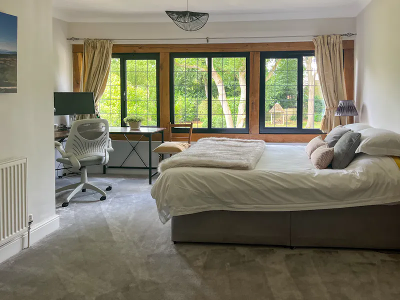 Bedroom at 1960s Beaconsfield Home, D2827 (photo 25)