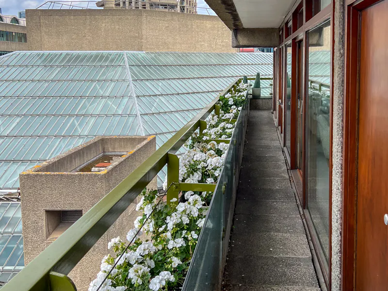 Modernist Barbican Flat, F1260 (photo 24)