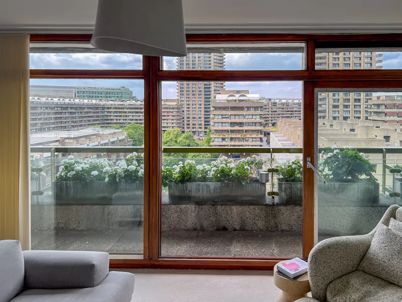 Modernist Barbican Flat, F1260 (photo 2)