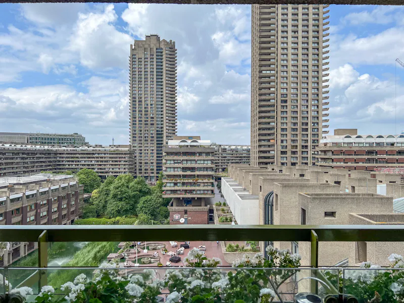 Views - city at Modernist Barbican Flat, F1260 (photo 19)