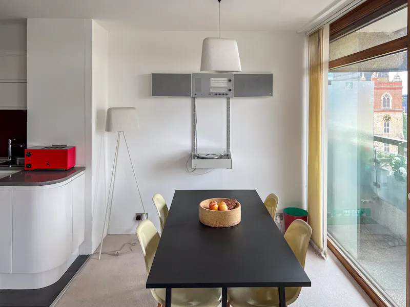 Modernist Barbican Flat, F1260 (photo 9)