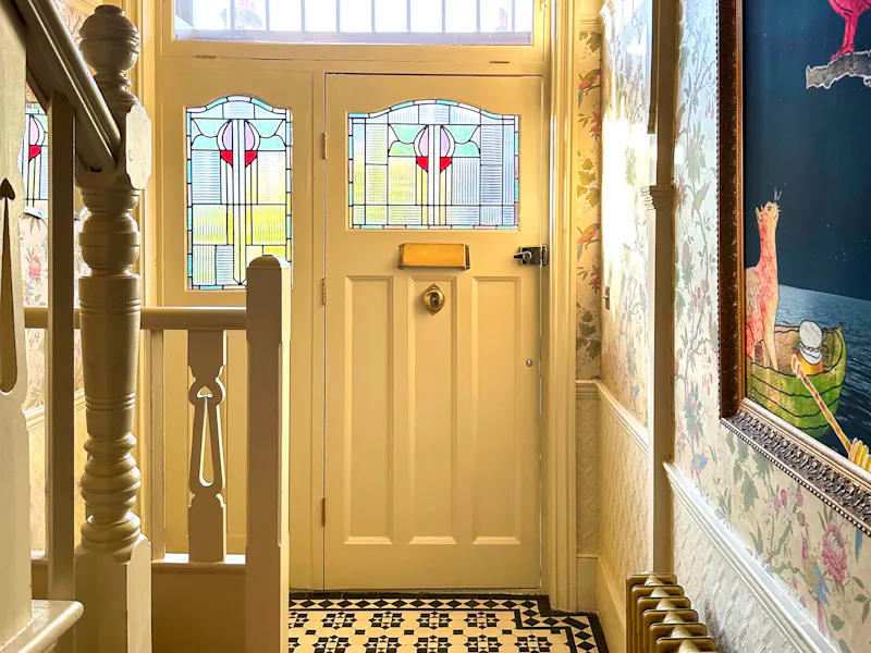 Colourful Palmers Green home, E525 (photo 3)