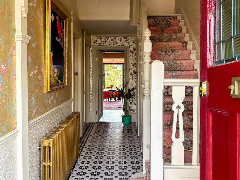 Entrance hall at Colourful Palmers Green home, E525 (photo 2)