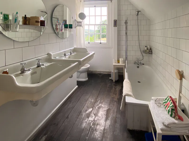 Bathroom at Hampshire Cricket Pavillion, C949 (photo 15)