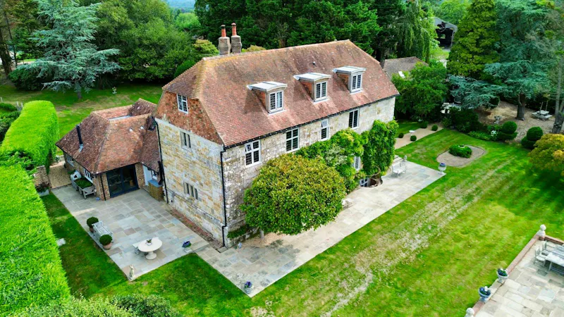 Grade II Dallington Farmhouse, A1662 (photo 37)