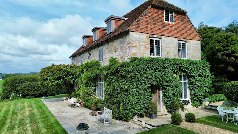 Grade II Dallington Farmhouse, A1662 (photo 34)