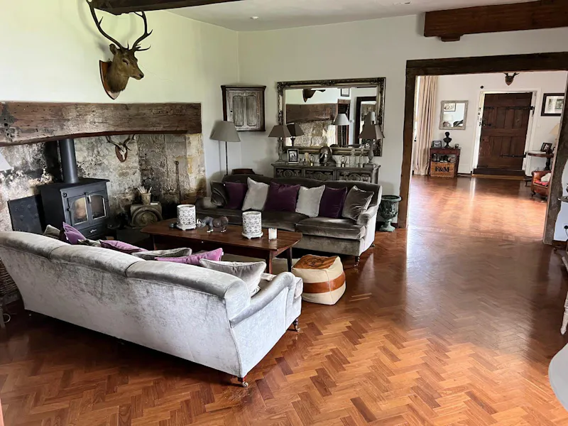 Grade II Dallington Farmhouse, A1662 (photo 5)