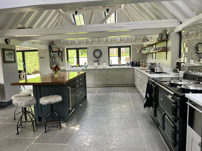 Grade II Dallington Farmhouse, A1662 (photo 9)