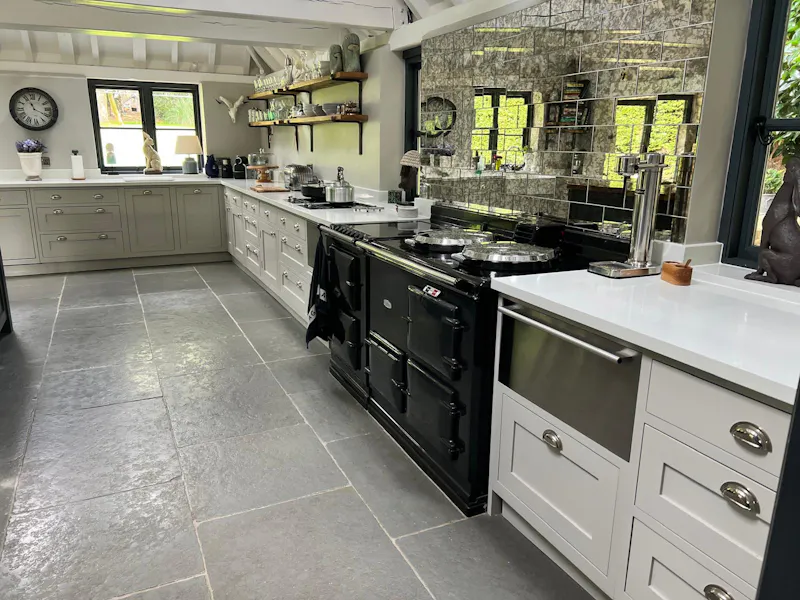 Grade II Dallington Farmhouse, A1662 (photo 11)