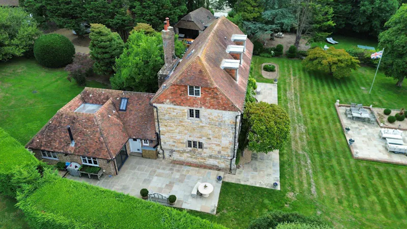 Grade II Dallington Farmhouse, A1662 (photo 39)