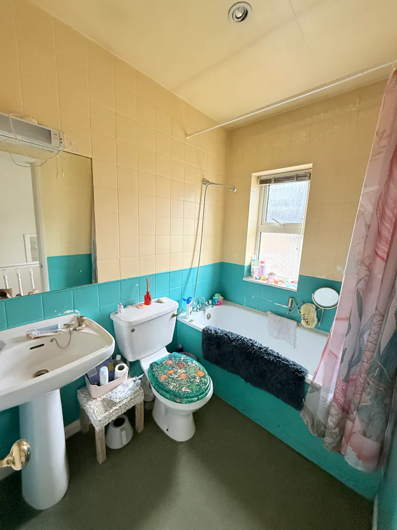 Bath at Unmodernised West London home, D2840 (photo 17)