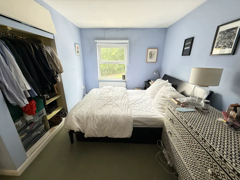 Bedroom at Unmodernised West London home, D2840 (photo 8)