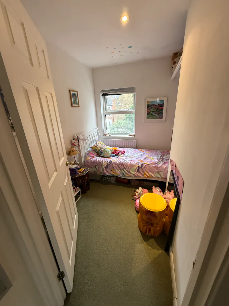 Bedroom - child's at Unmodernised West London home, D2840 (photo 13)