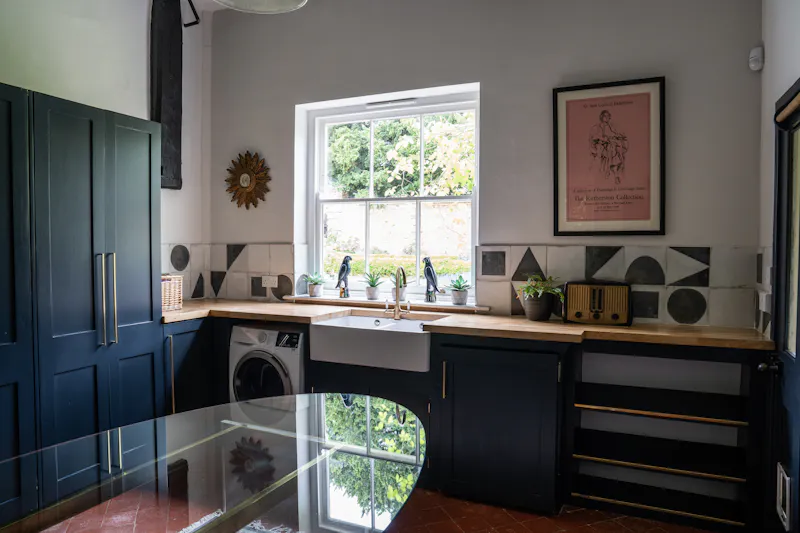 Utility room at Elegant Cambridge Manor , A1660 (photo 21)