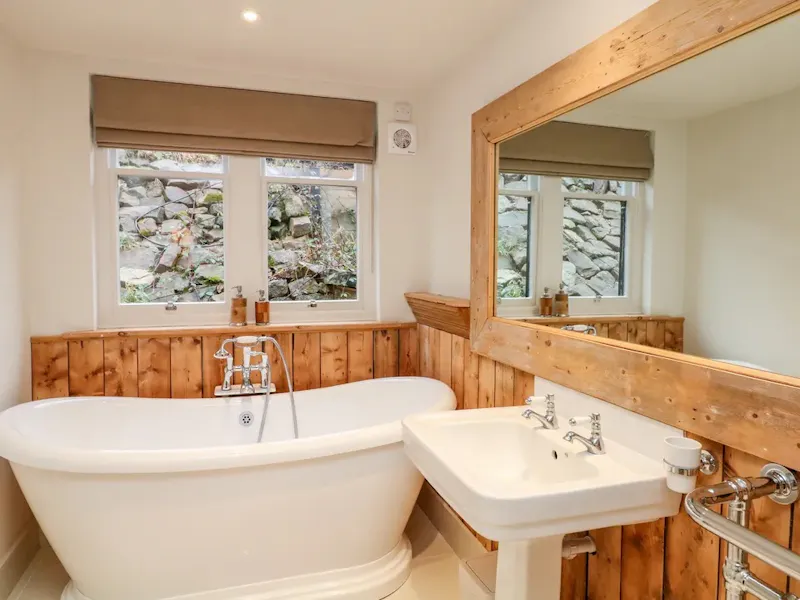 Ellastone Cute Cottage, C951 (photo 19)