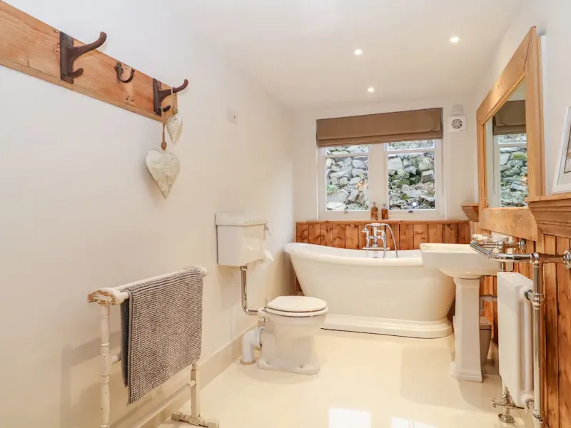 Bathroom at Ellastone Cute Cottage, C951 (photo 18)