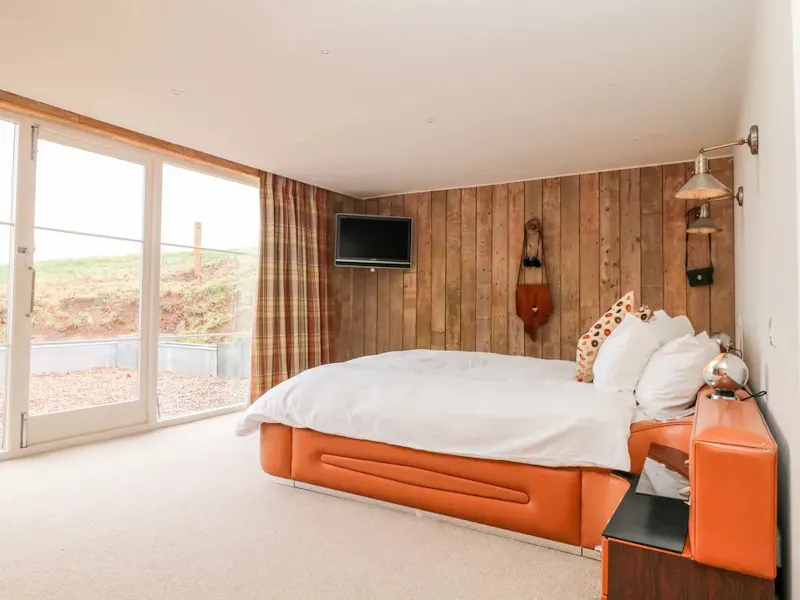 Ellastone Cute Cottage, C951 (photo 12)