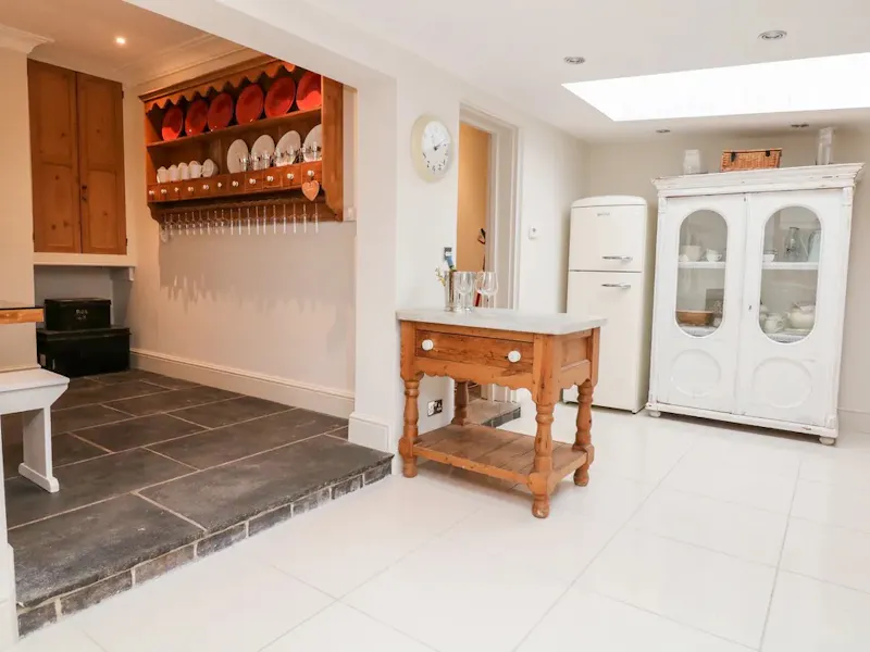 Ellastone Cute Cottage, C951 (photo 9)