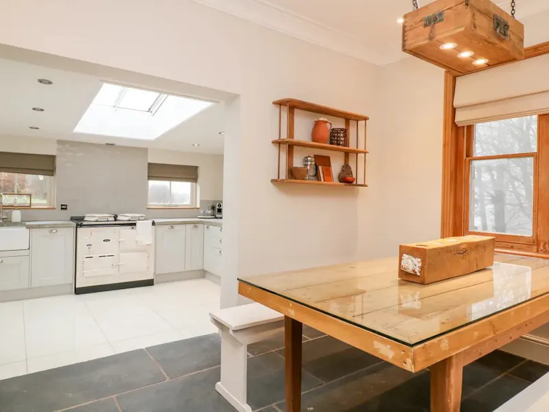Ellastone Cute Cottage, C951 (photo 8)