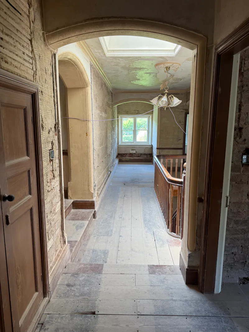 Landing at Ellastone Mid-Renno House, B2089 (photo 10)