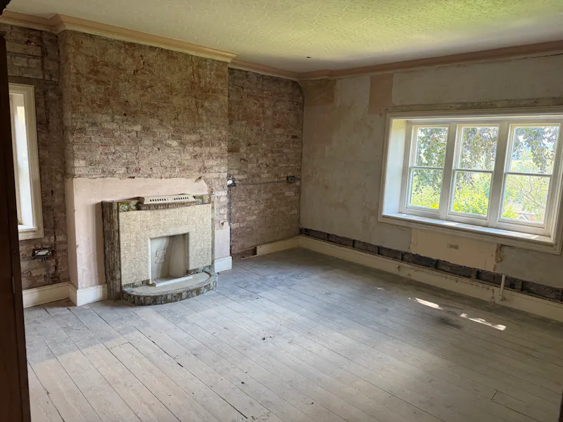 Exposed brick at Ellastone Mid-Renno House, B2089 (photo 11)
