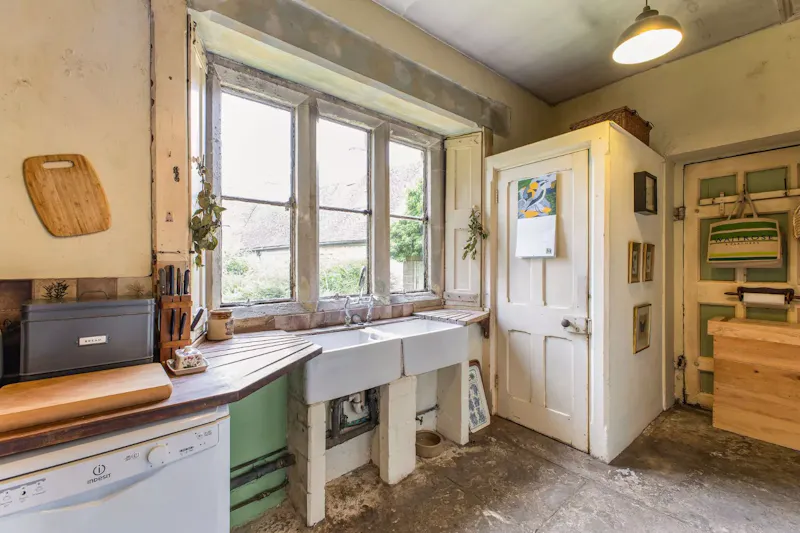 Oxfordshire Gothic Vicarage, B2086 (photo 5)
