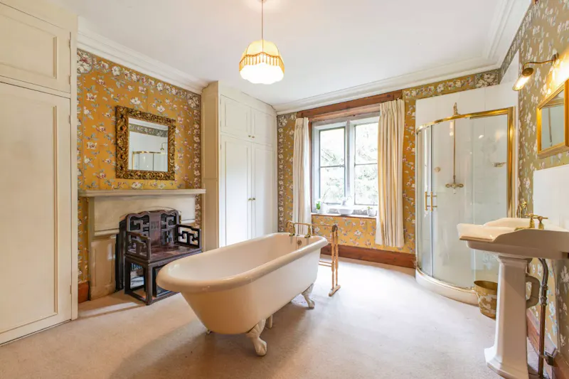 Bath at Oxfordshire Gothic Vicarage, B2086 (photo 20)
