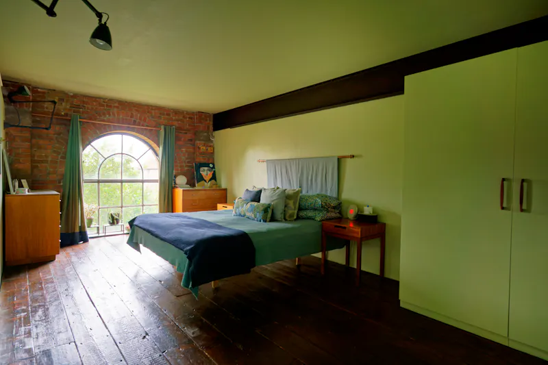 Spectacular Bow loft apartment, F985 (photo 32)