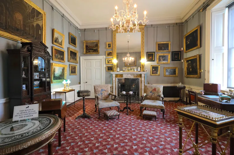 Sitting room at Opulent West London stately , G60 (photo 32)