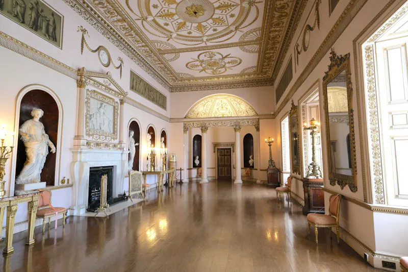 Fireplace at Opulent West London stately , G60 (photo 10)
