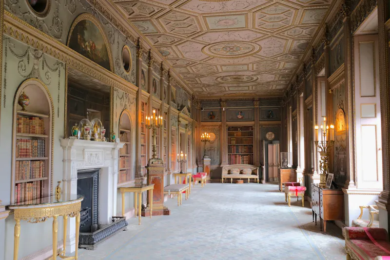 Fireplace at Opulent West London stately , G60 (photo 20)