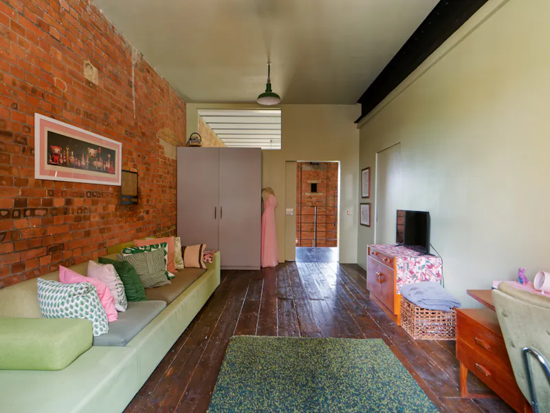 Spectacular Bow loft apartment, F985 (photo 55)
