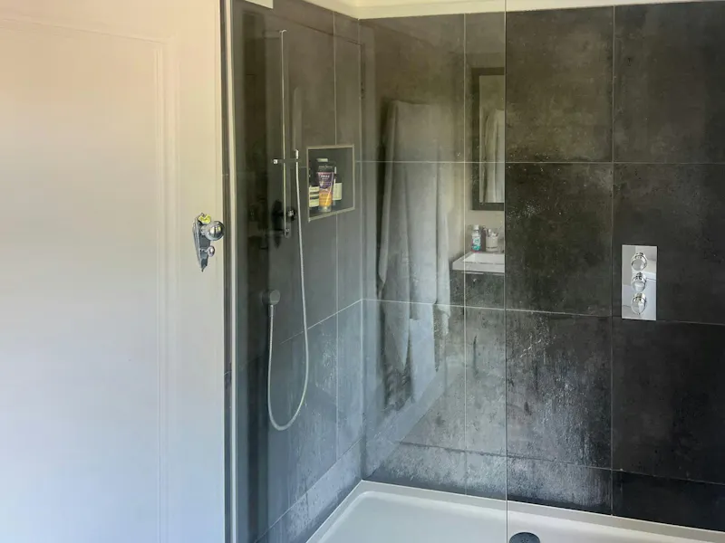 Shower at Esher Family Home , D2828 (photo 26)