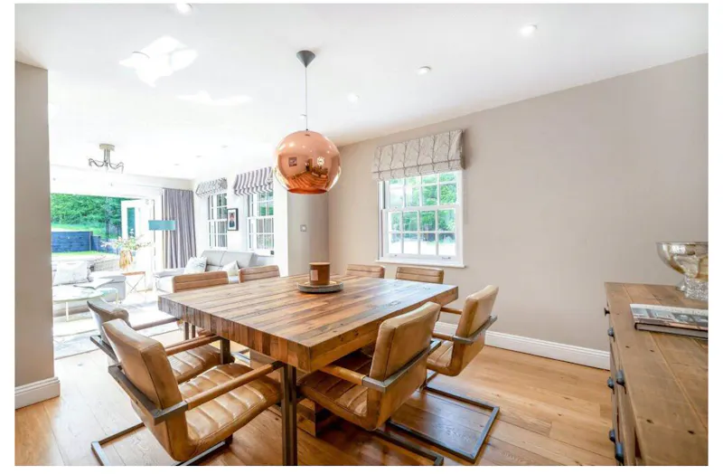 Dining room at Rickmansworth Family Cottage , C882 (photo 11)