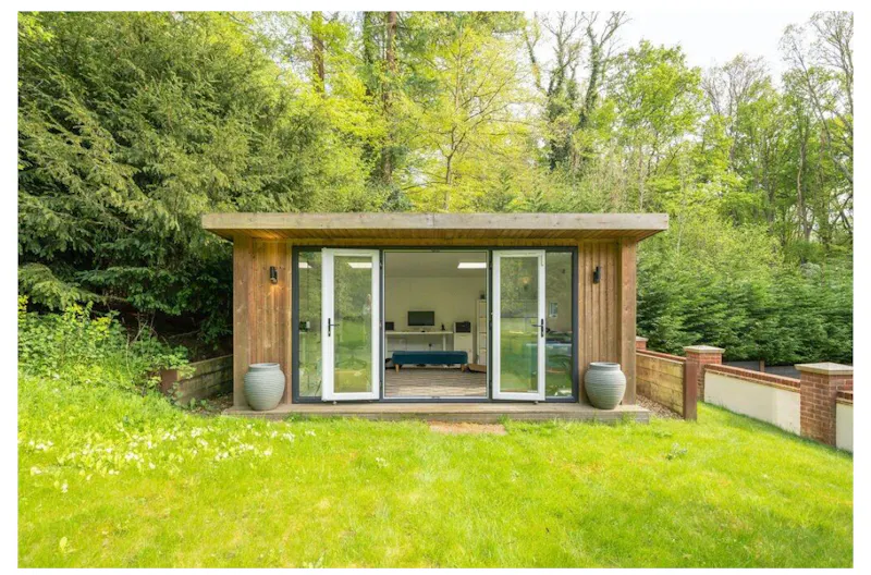 Summer house at Rickmansworth Family Cottage , C882 (photo 22)