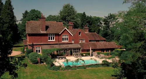 Surrey Country Farm House, L767