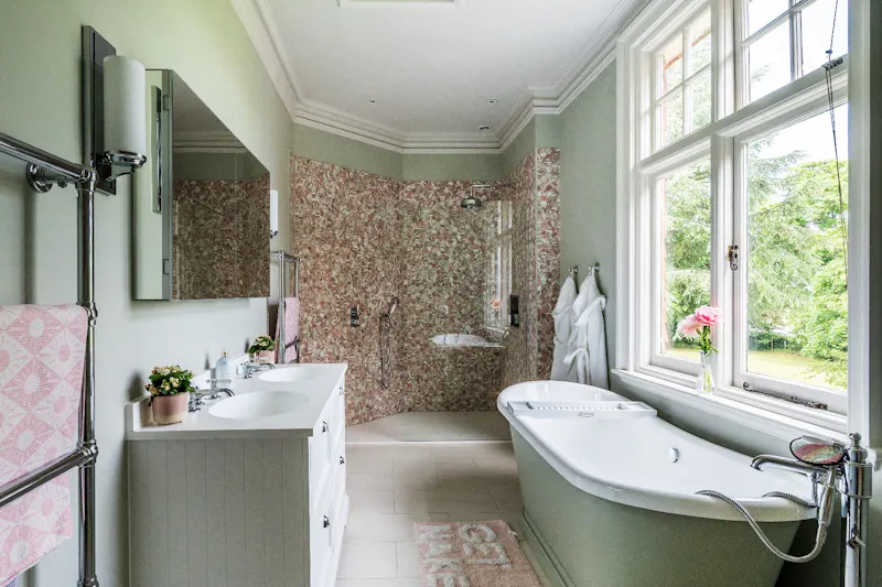 Bathroom at Surrey Country Farm House, L767 (photo 34)