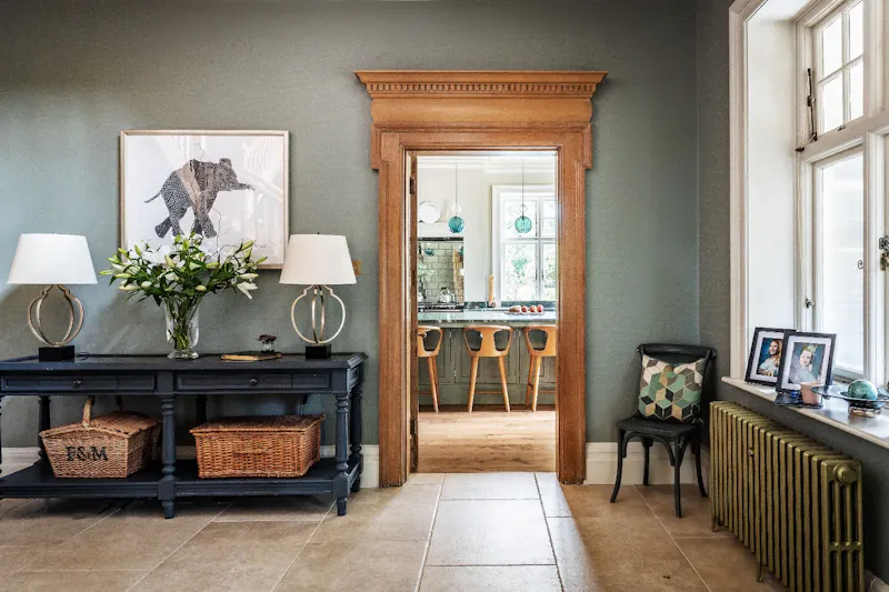 Surrey Country Farm House, L767 (photo 5)