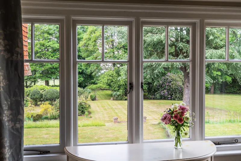Surrey Country Farm House, L767 (photo 30)