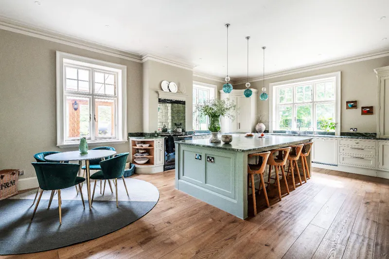 Surrey Country Farm House, L767 (photo 9)