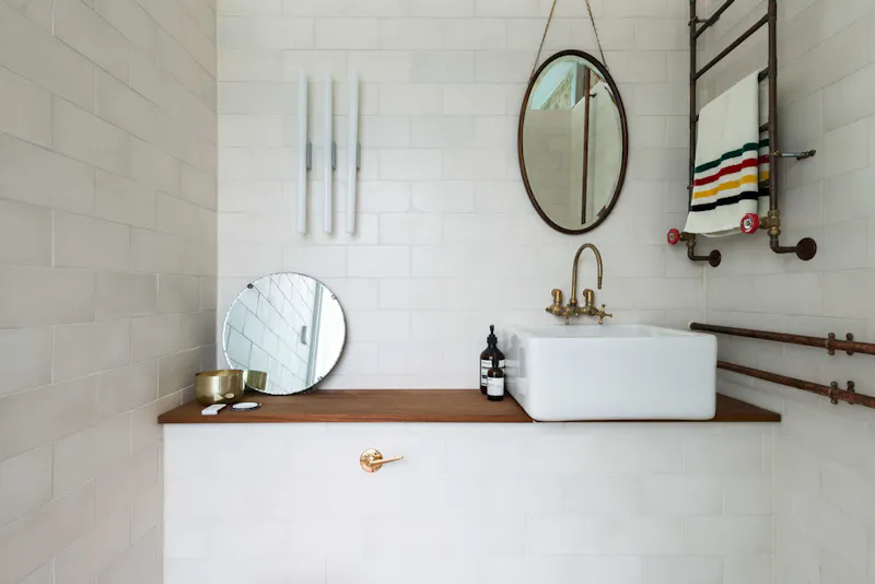 Bathroom at Characterful Angel Studio, N565 (photo 7)