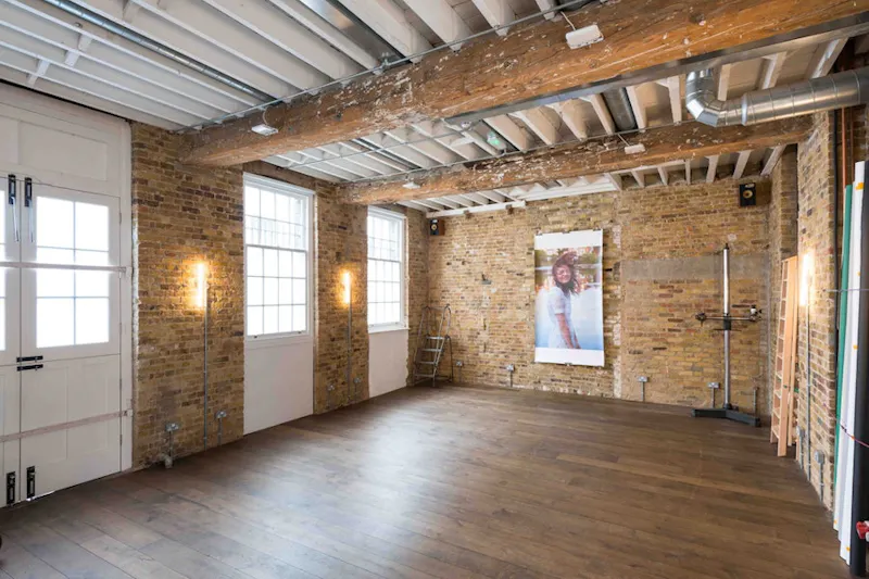 Beams at Characterful Angel Studio, N565 (photo 11)