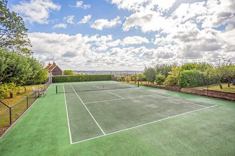 Tennis court at Cookham Tennis Cottage, C950 (photo 26)