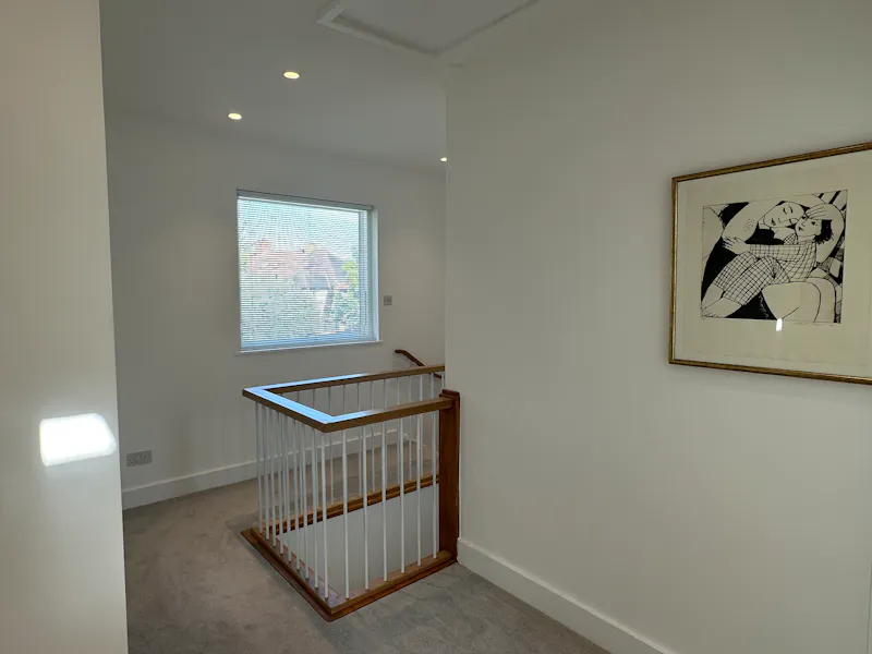 Landing at Golders Green 60's House, D2830 (photo 19)