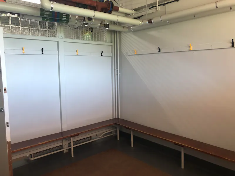 Changing rooms at Chiswick Sports Club, J230 (photo 14)